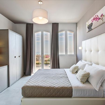 Hotel Villa Augustea ริมินี ภายนอก รูปภาพ