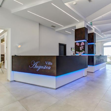 Hotel Villa Augustea ริมินี ภายนอก รูปภาพ