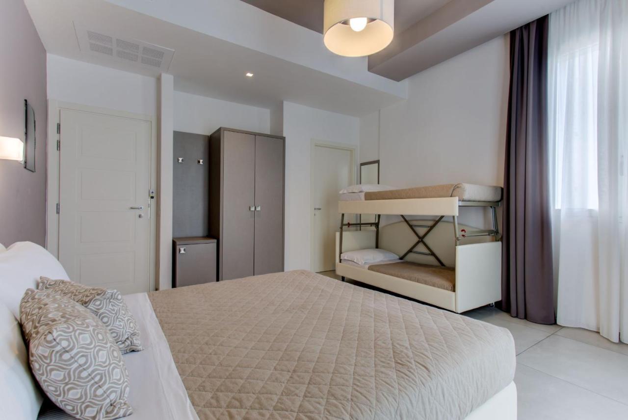 Hotel Villa Augustea ริมินี ภายนอก รูปภาพ