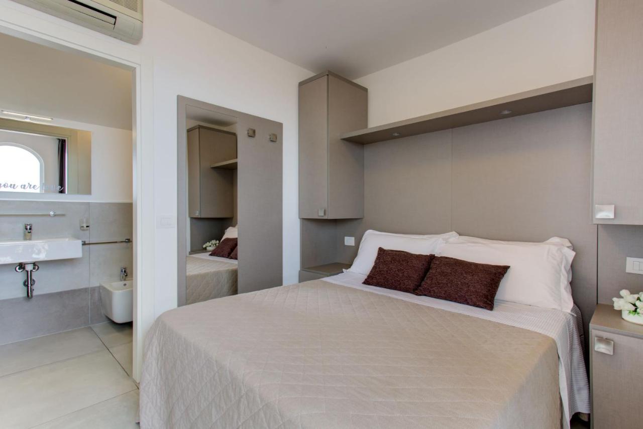 Hotel Villa Augustea ริมินี ภายนอก รูปภาพ