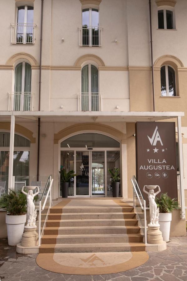 Hotel Villa Augustea ริมินี ภายนอก รูปภาพ