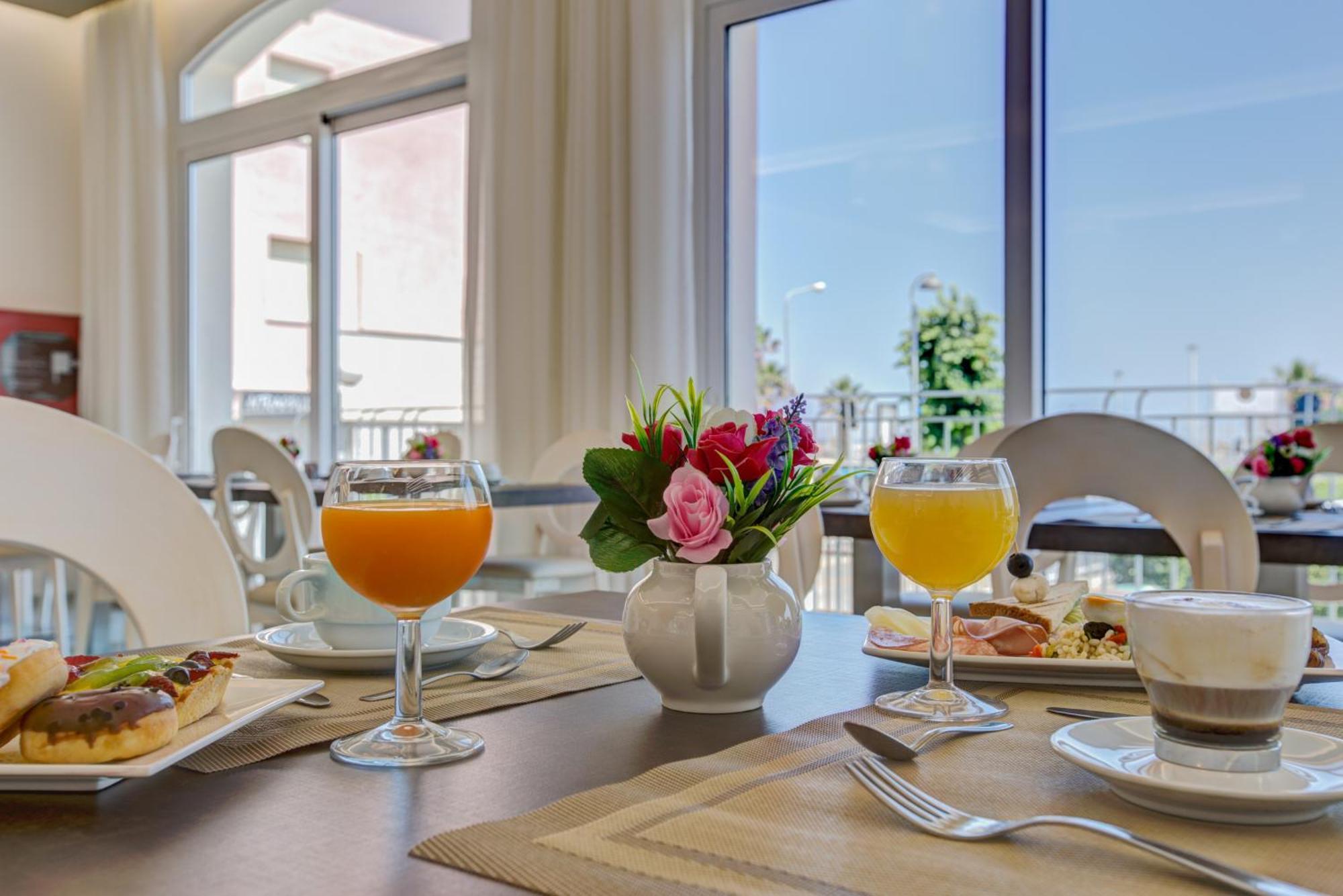 Hotel Villa Augustea ริมินี ภายนอก รูปภาพ