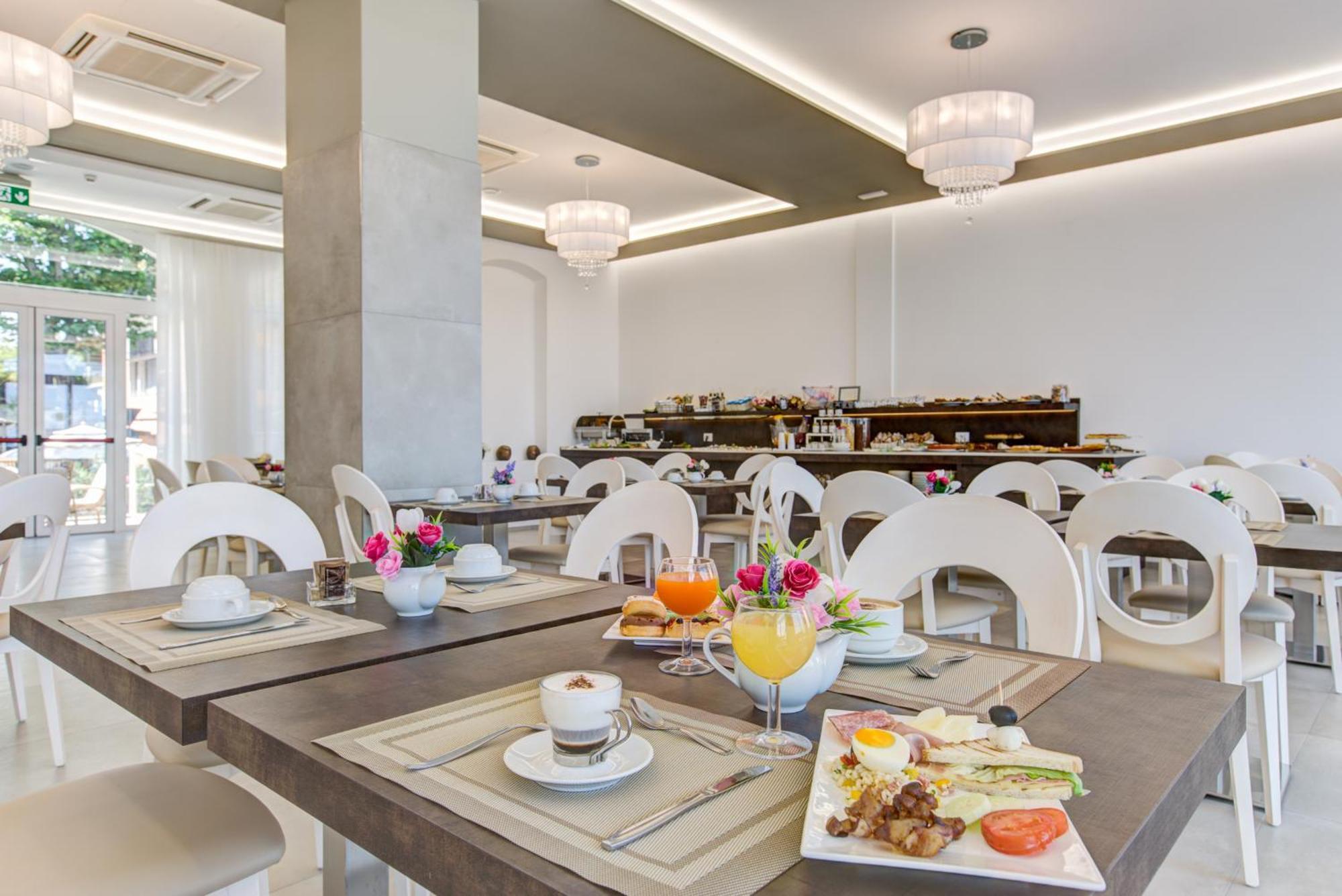 Hotel Villa Augustea ริมินี ภายนอก รูปภาพ