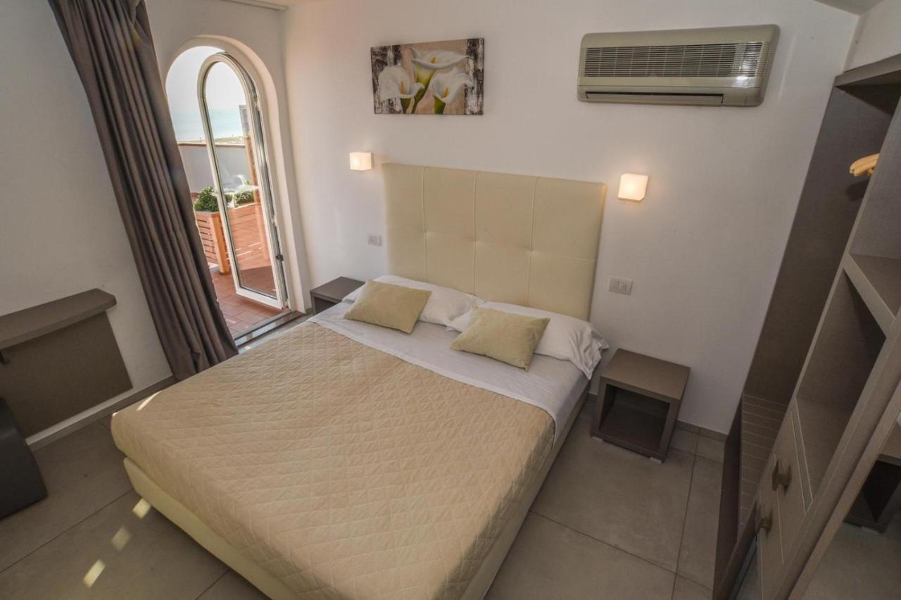 Hotel Villa Augustea ริมินี ภายนอก รูปภาพ