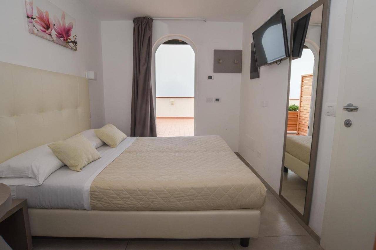 Hotel Villa Augustea ริมินี ภายนอก รูปภาพ